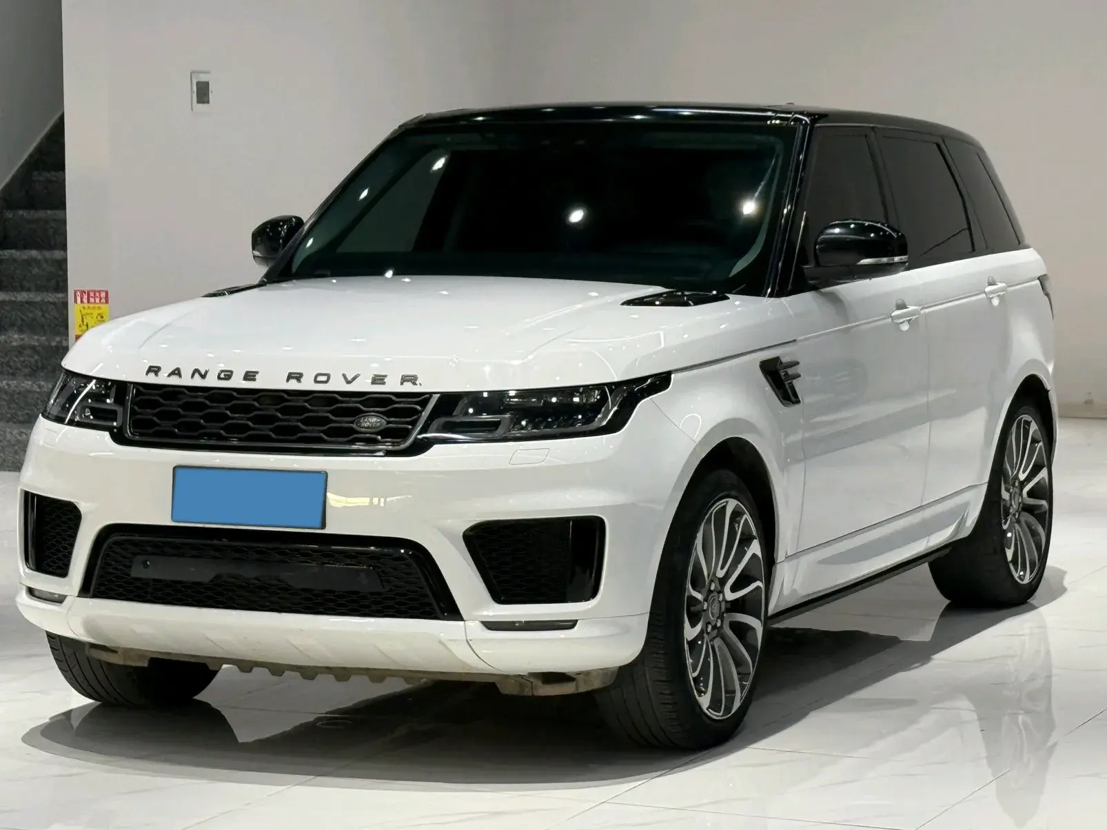 2018 LAND ROVER view 1