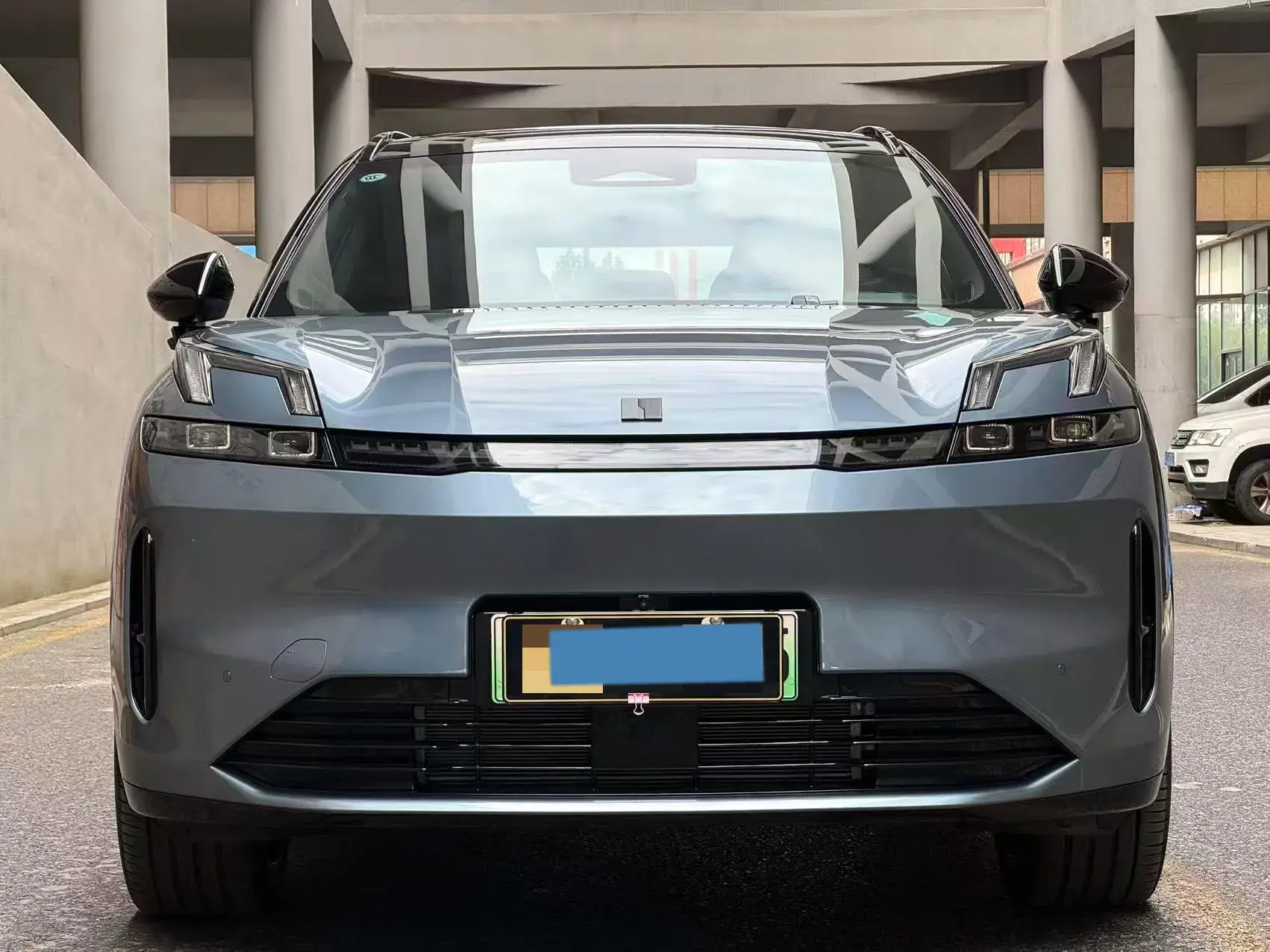 2025 LYNK&CO 08 thumbnail 2