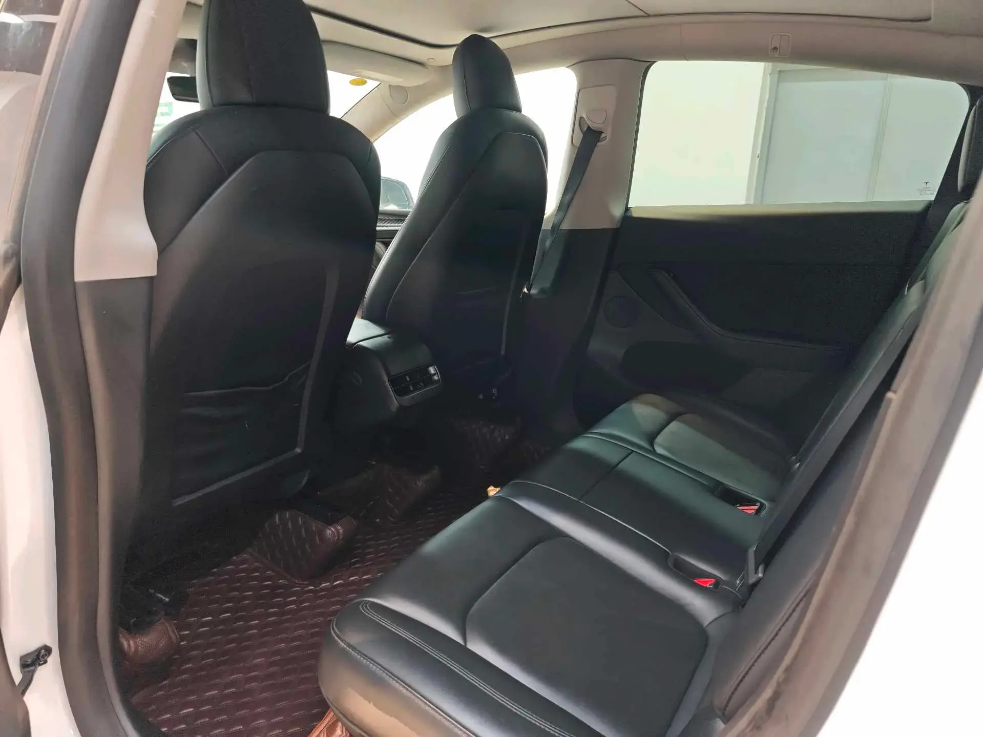 2021 TESLA MODEL thumbnail 4