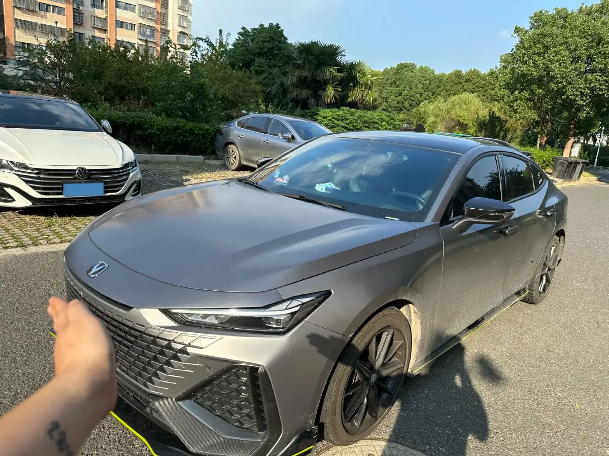 2022 ChangAn UNI-V 2.0T 233HP L4 8AT