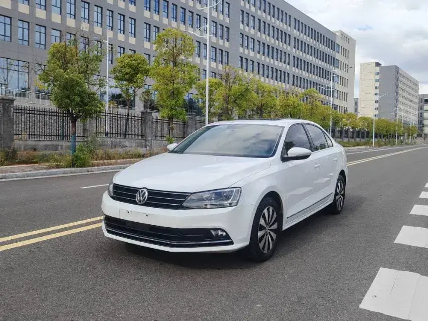 2018 VOLKSWAGEN SAGITAR view 1