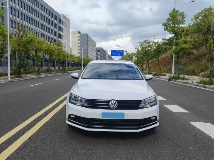 2018 VOLKSWAGEN SAGITAR thumbnail 2