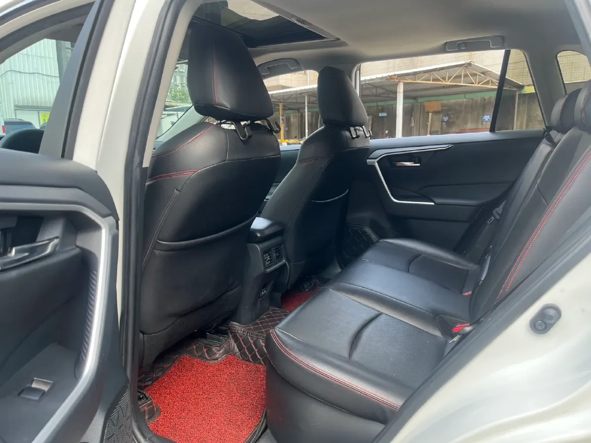 2022 Toyota RAV4 Hybird E+ 2.5L 180HP L4 E-CVT PHEV 15.984KWH,autocango,china used car exporter,china ev exporter,chinese used car exporter,chinese used ev exporter