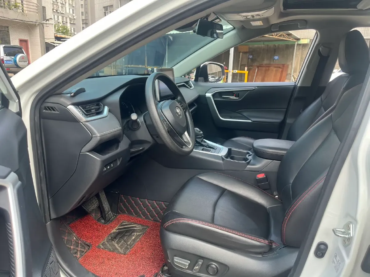 2022 Toyota RAV4 Hybird E+ 2.5L 180HP L4 E-CVT PHEV 15.984KWH,autocango,china used car exporter,china ev exporter,chinese used car exporter,chinese used ev exporter