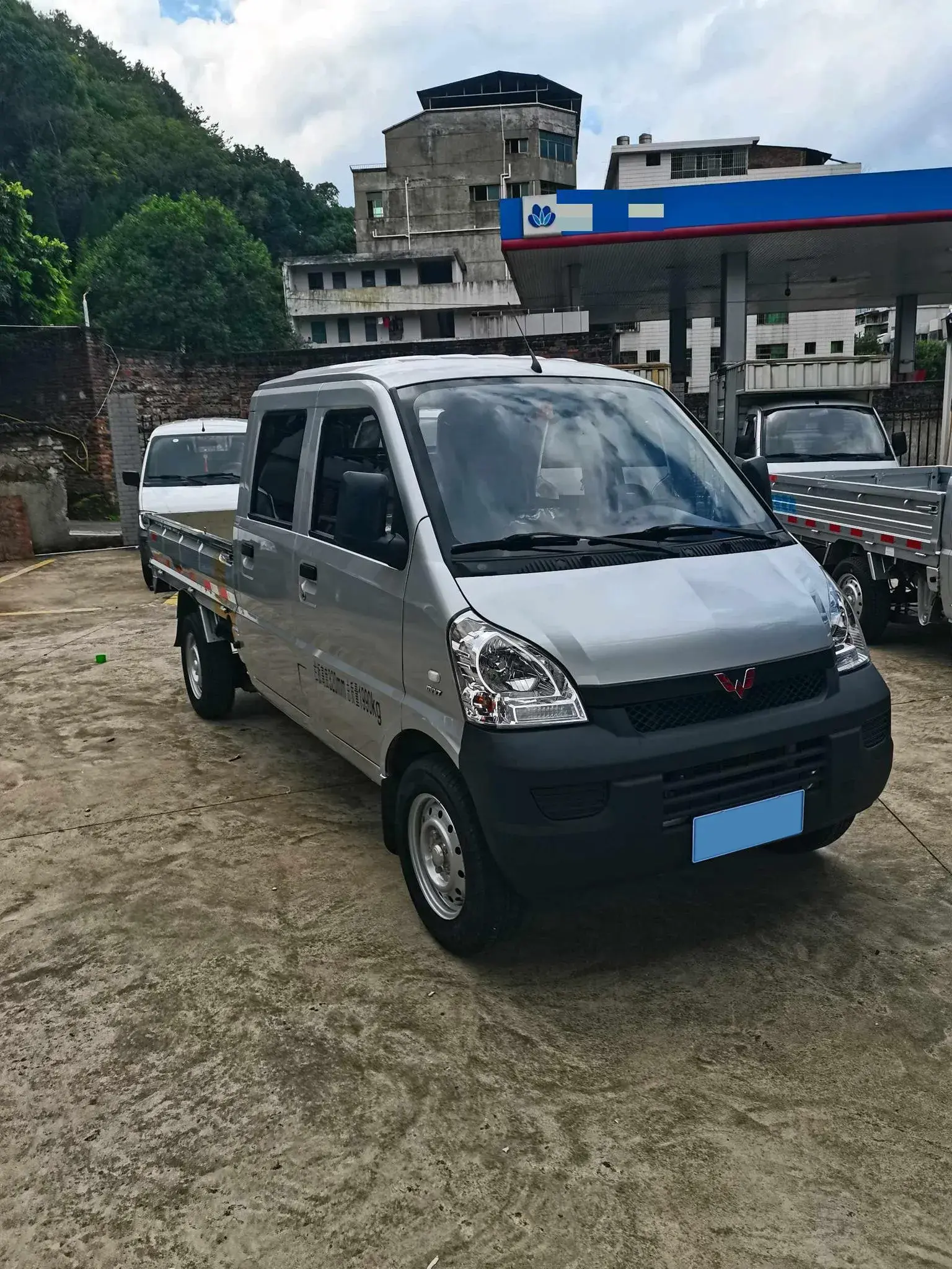 2022 WULING RONGGUANG thumbnail 3