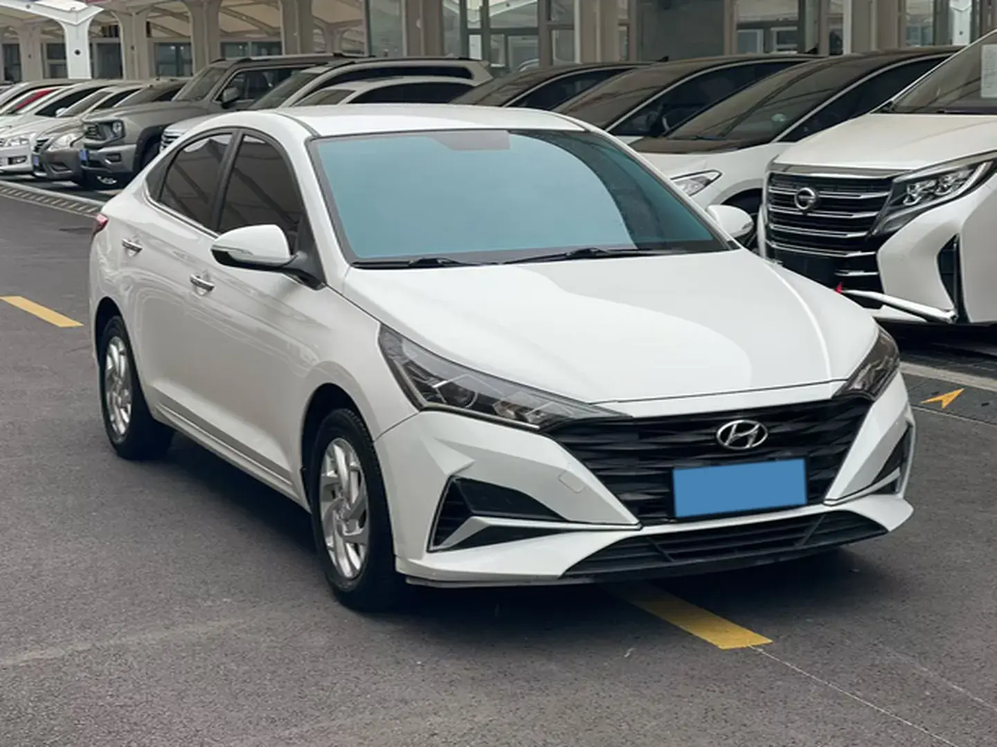 2020 HYUNDAI VERNA thumbnail 3