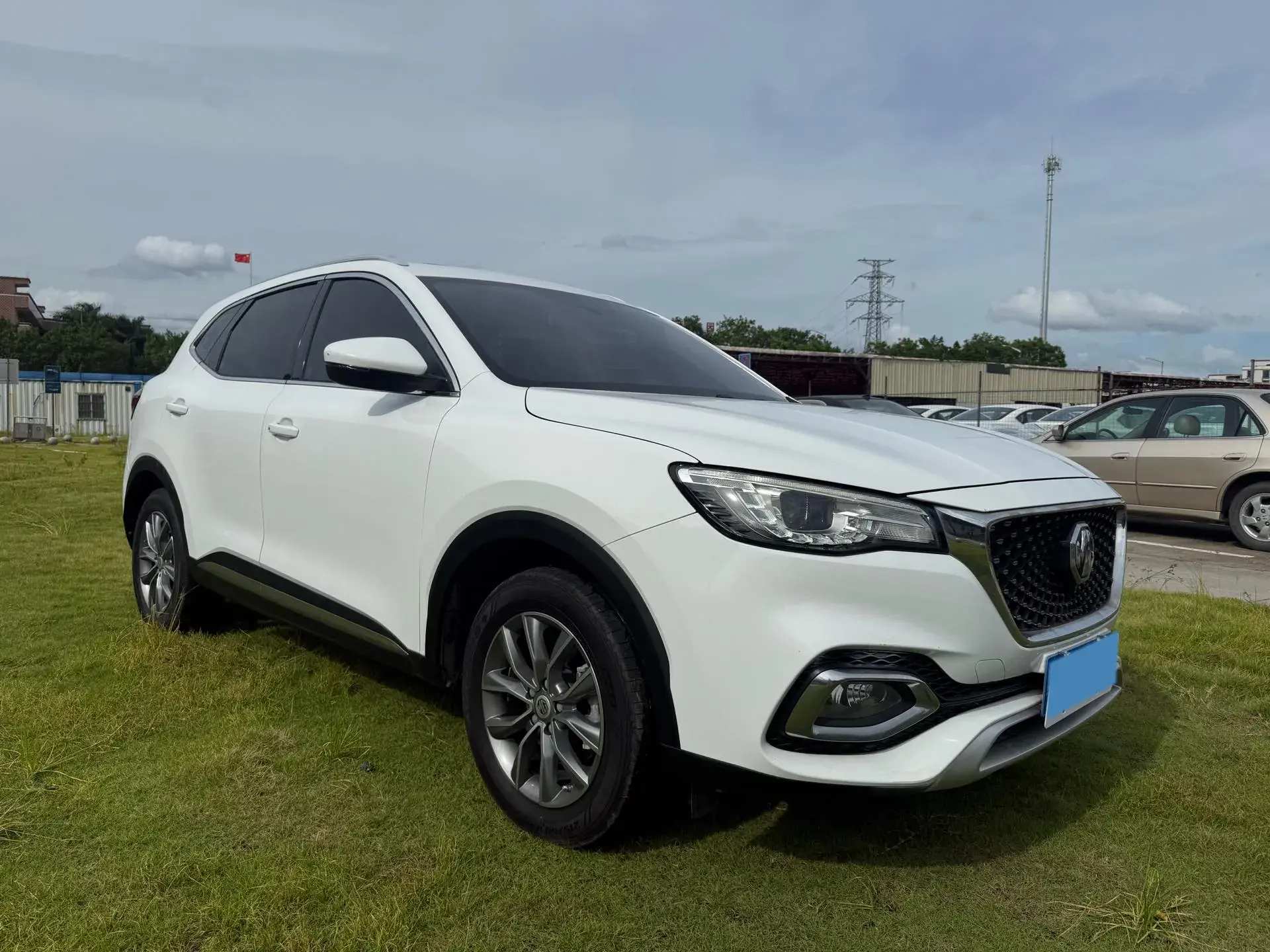 2018 MG HS thumbnail 3