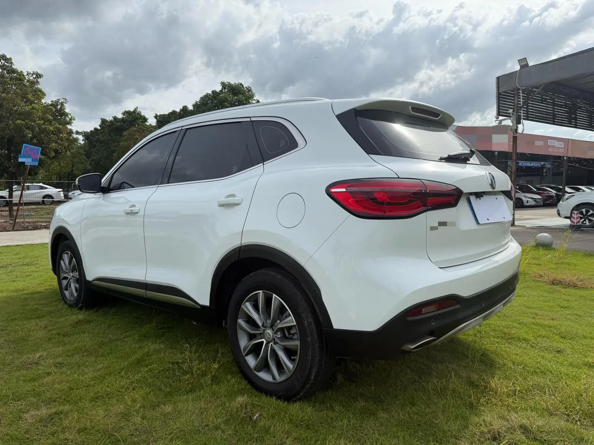 2018 MG HS thumbnail 4