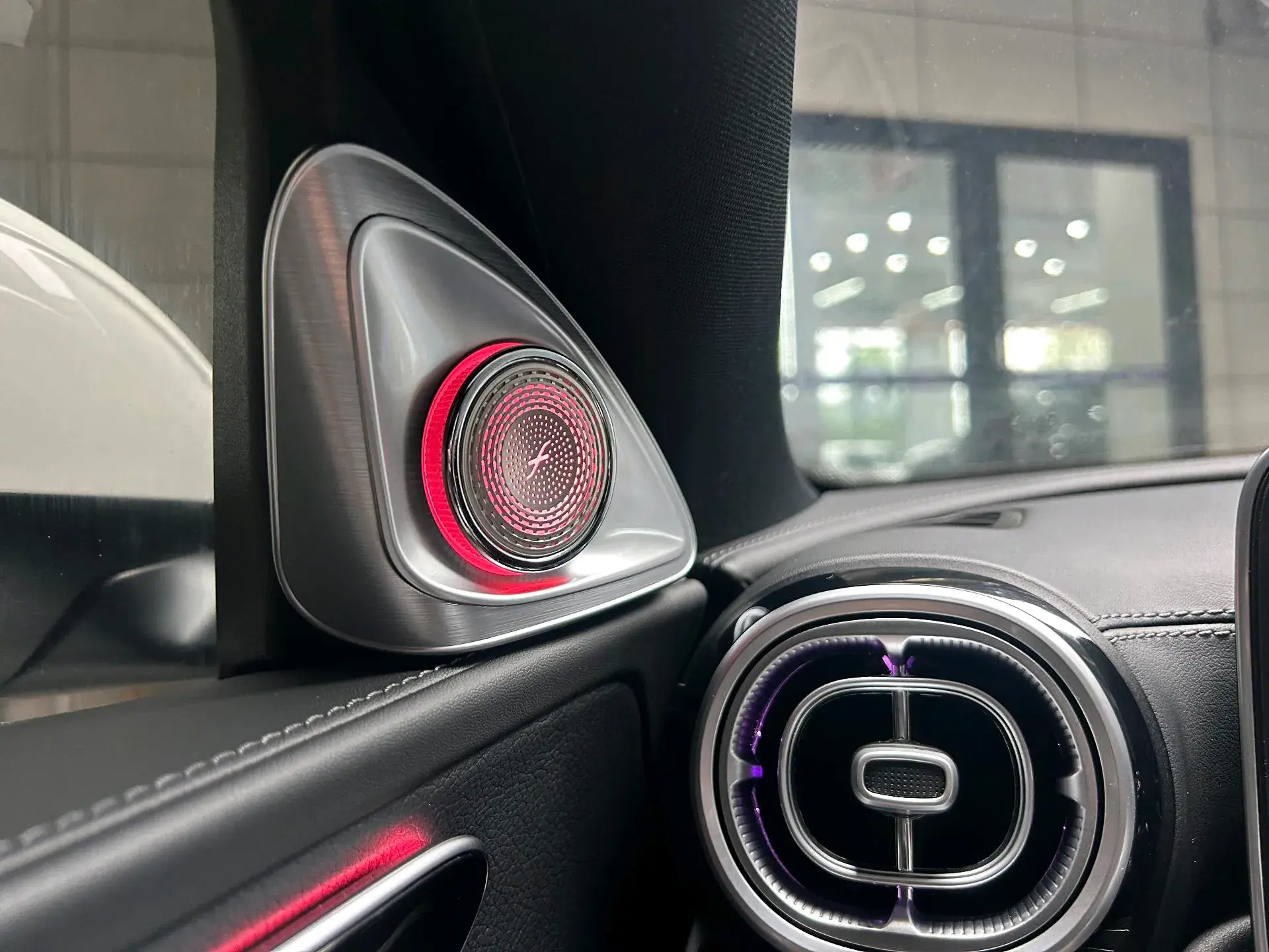 2024 MERCEDES-BENZ C thumbnail 4