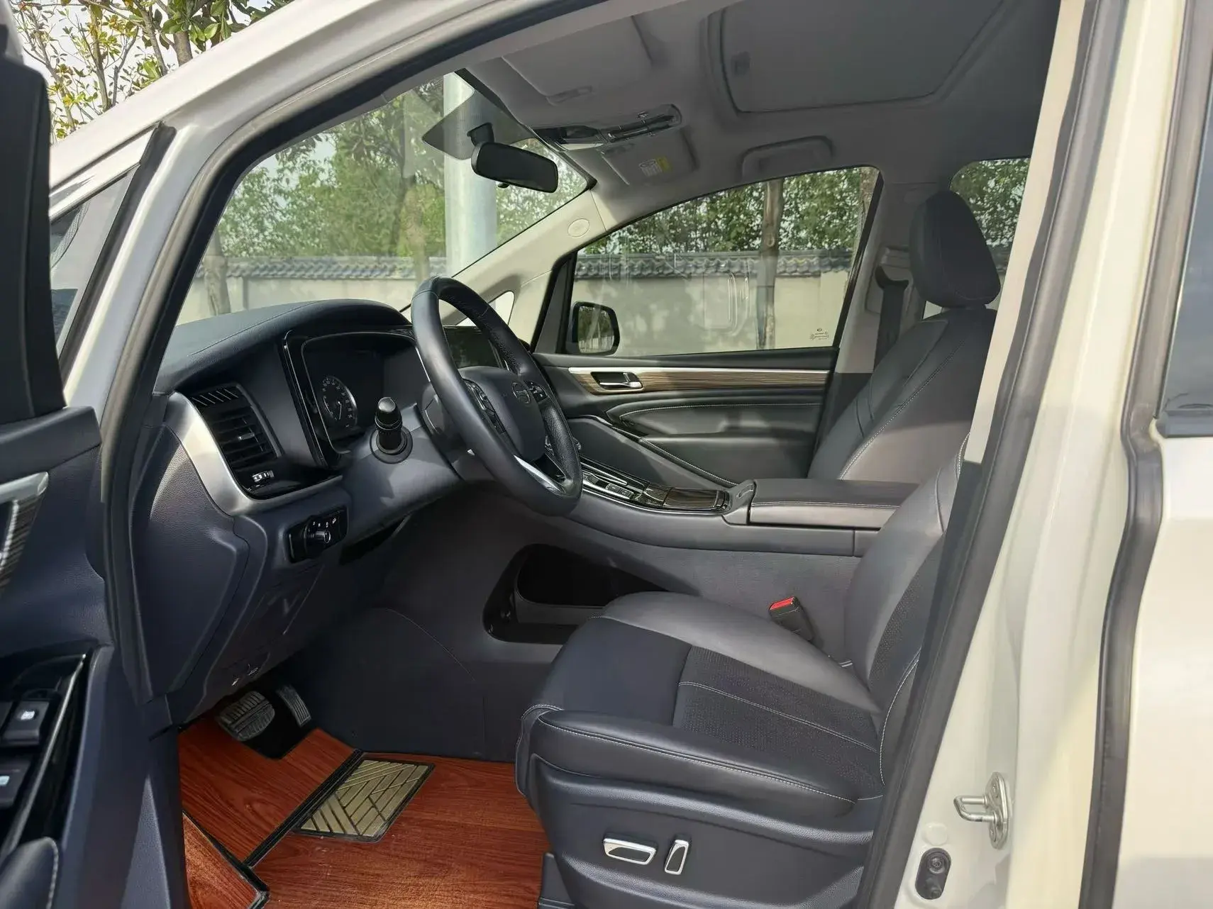 2021 GAC TRUMPCHI thumbnail 3