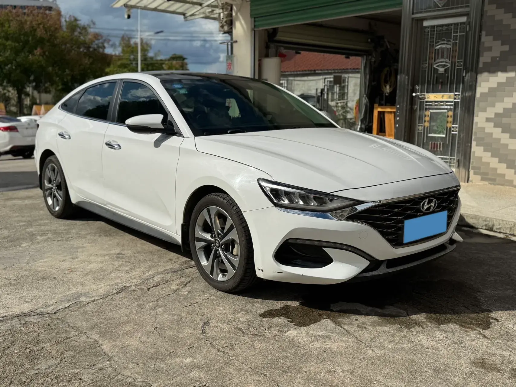 2019 HYUNDAI LA thumbnail 3