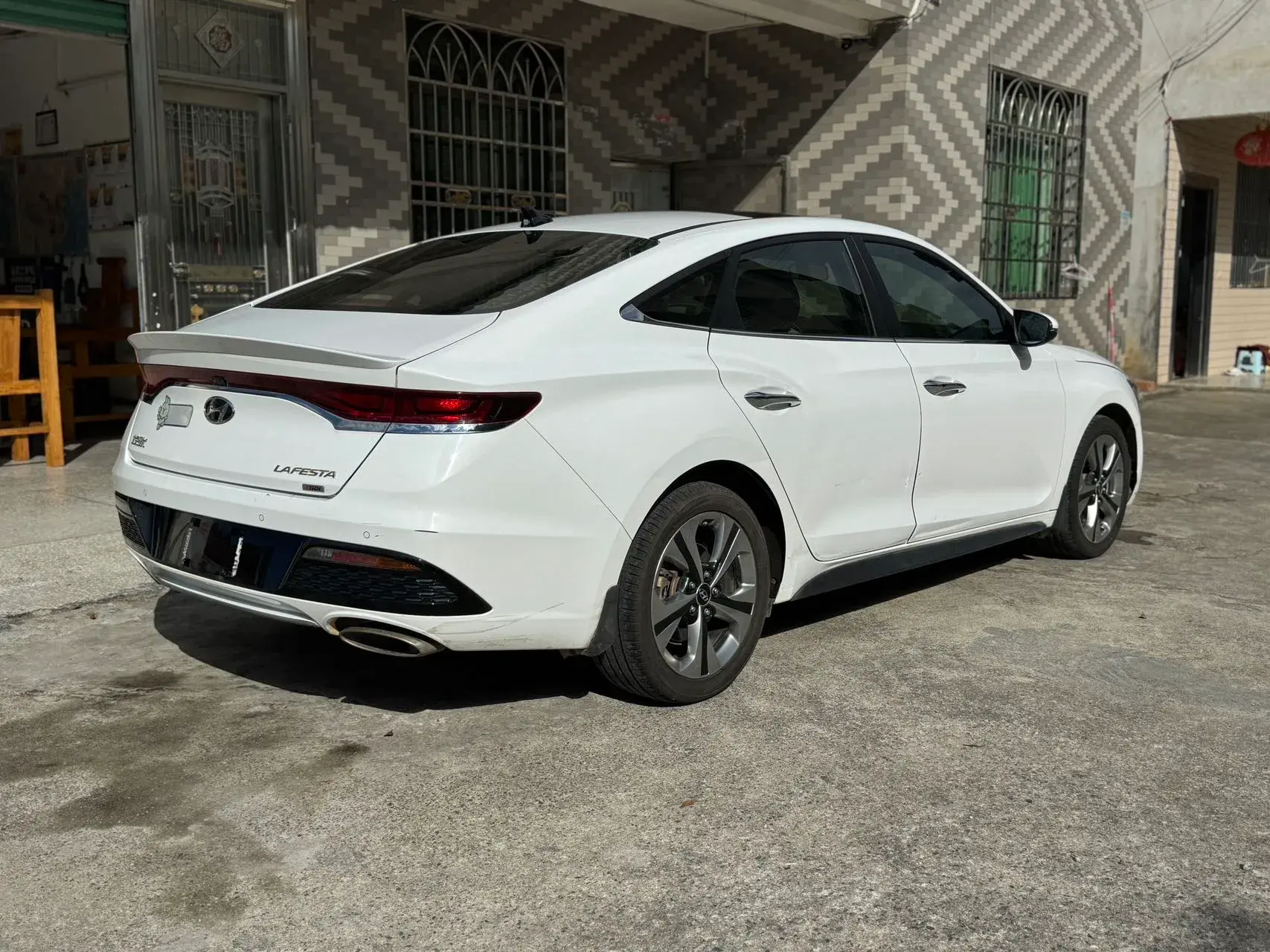 2019 HYUNDAI LA thumbnail 4