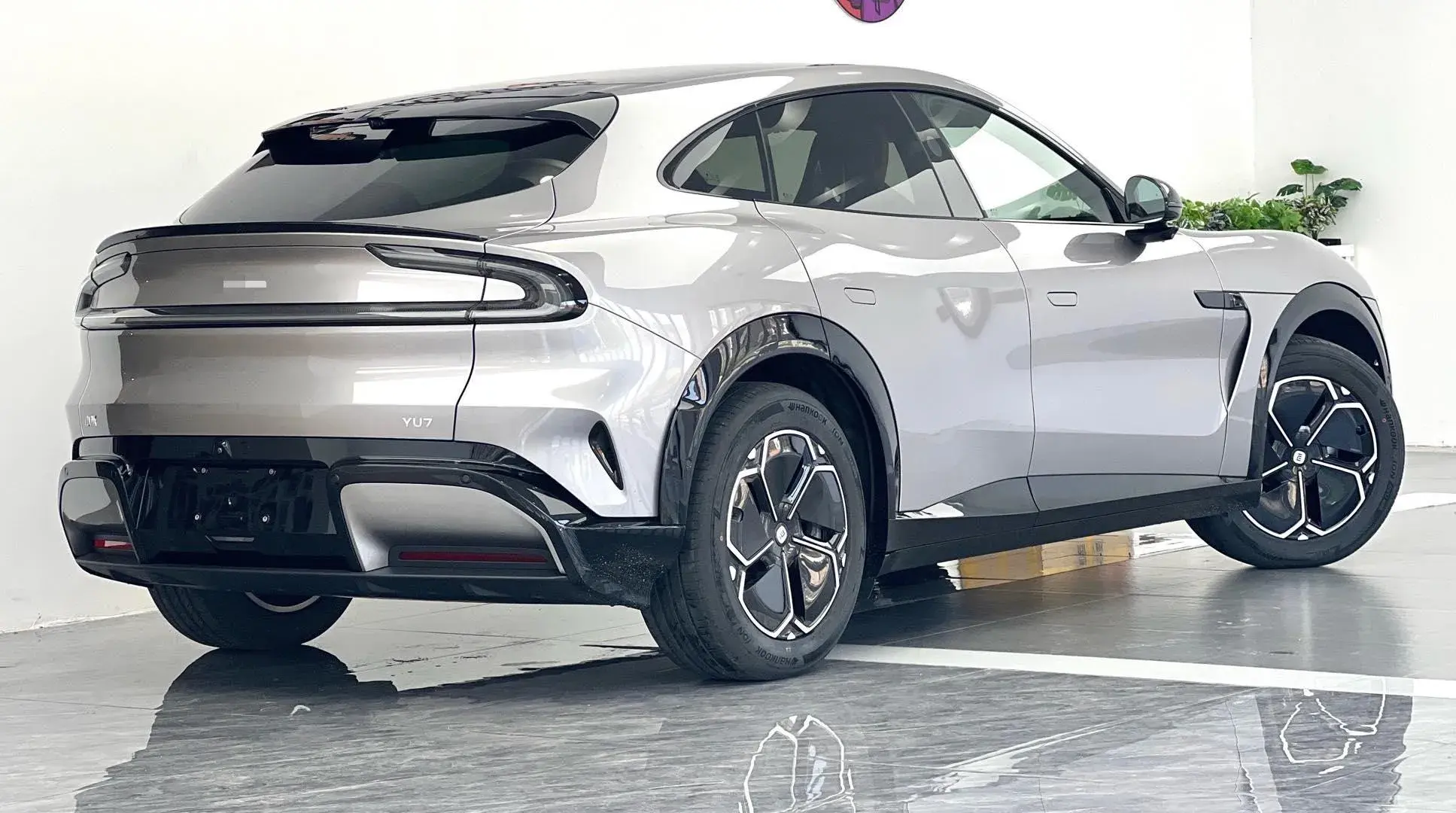 2025 MI YU7 thumbnail 3