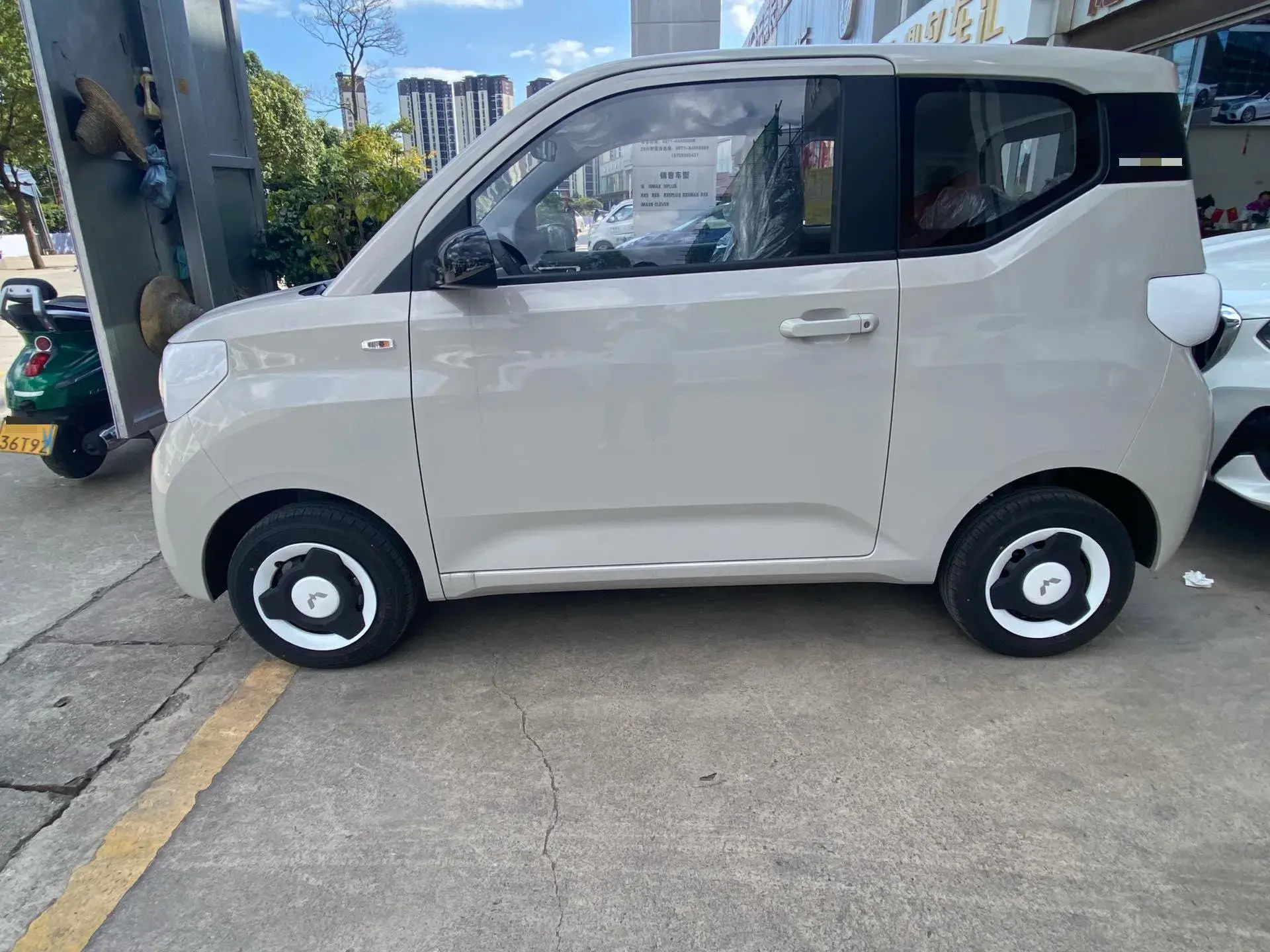 2024 WULING HONGGUANG thumbnail 4