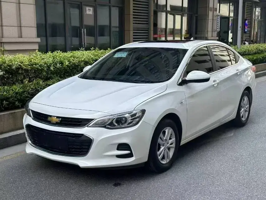 2019 CHEVROLET CAVALIER view 1