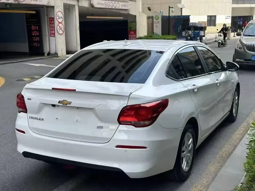 2019 CHEVROLET CAVALIER thumbnail 4