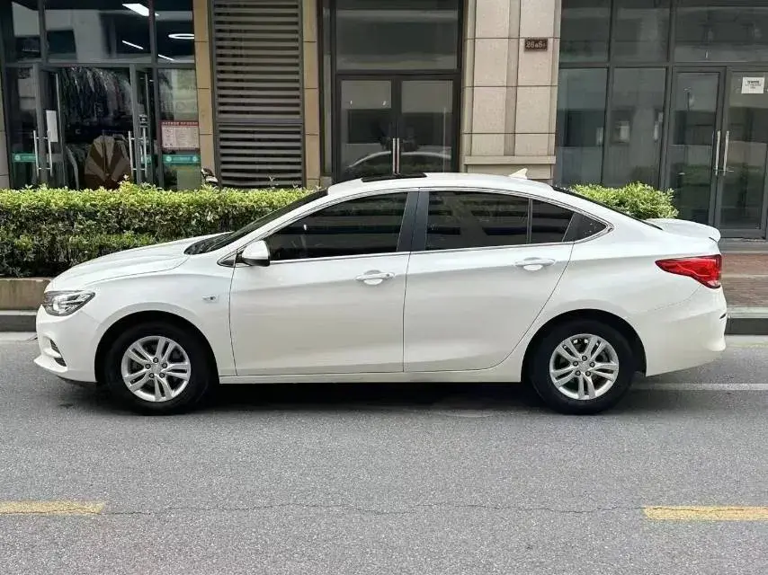 2019 CHEVROLET CAVALIER thumbnail 3