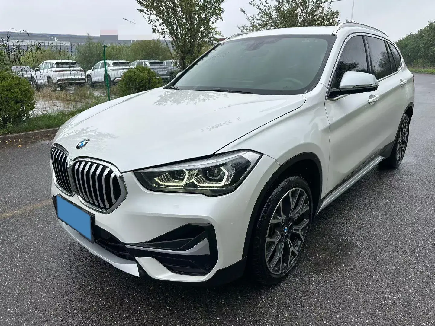 2022 BMW X1 view 1