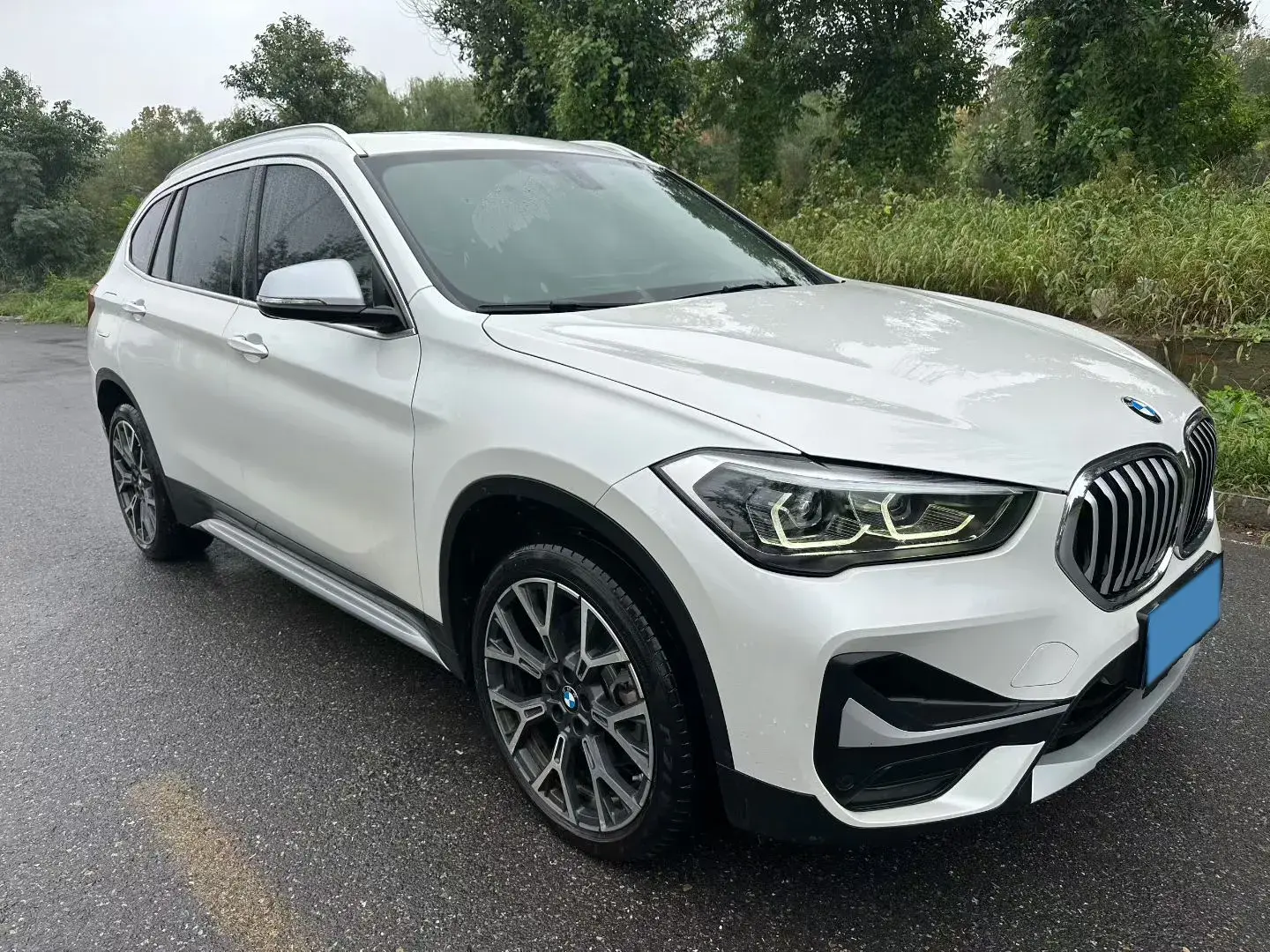 2022 BMW X1 thumbnail 3