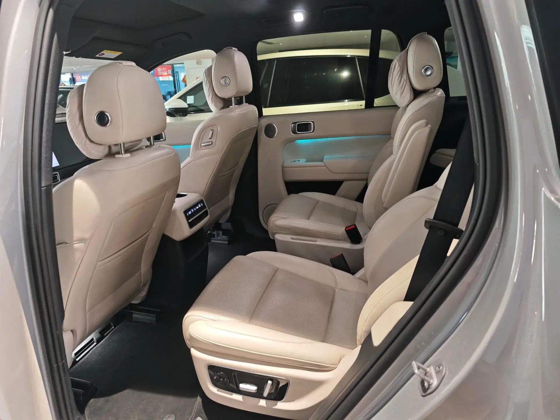 2023 LI L8 thumbnail 4