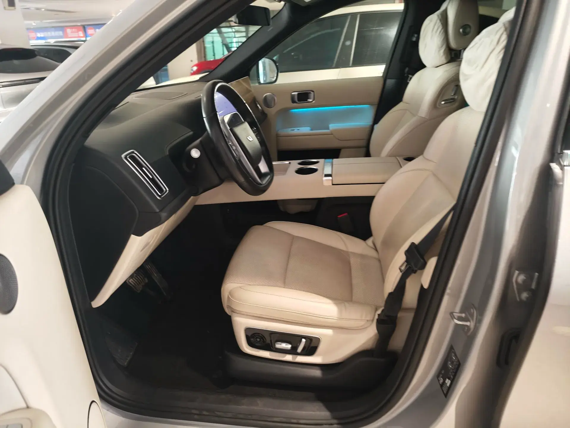 2023 LI L8 thumbnail 3