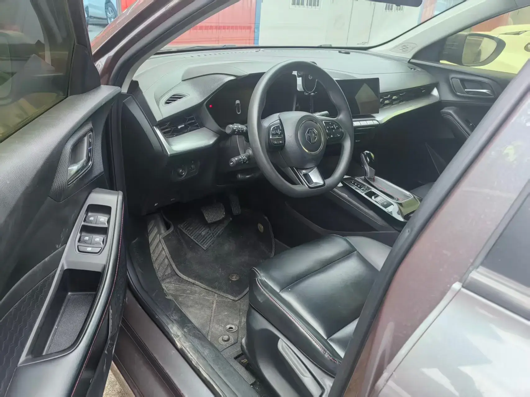 2021 MG 5 thumbnail 3