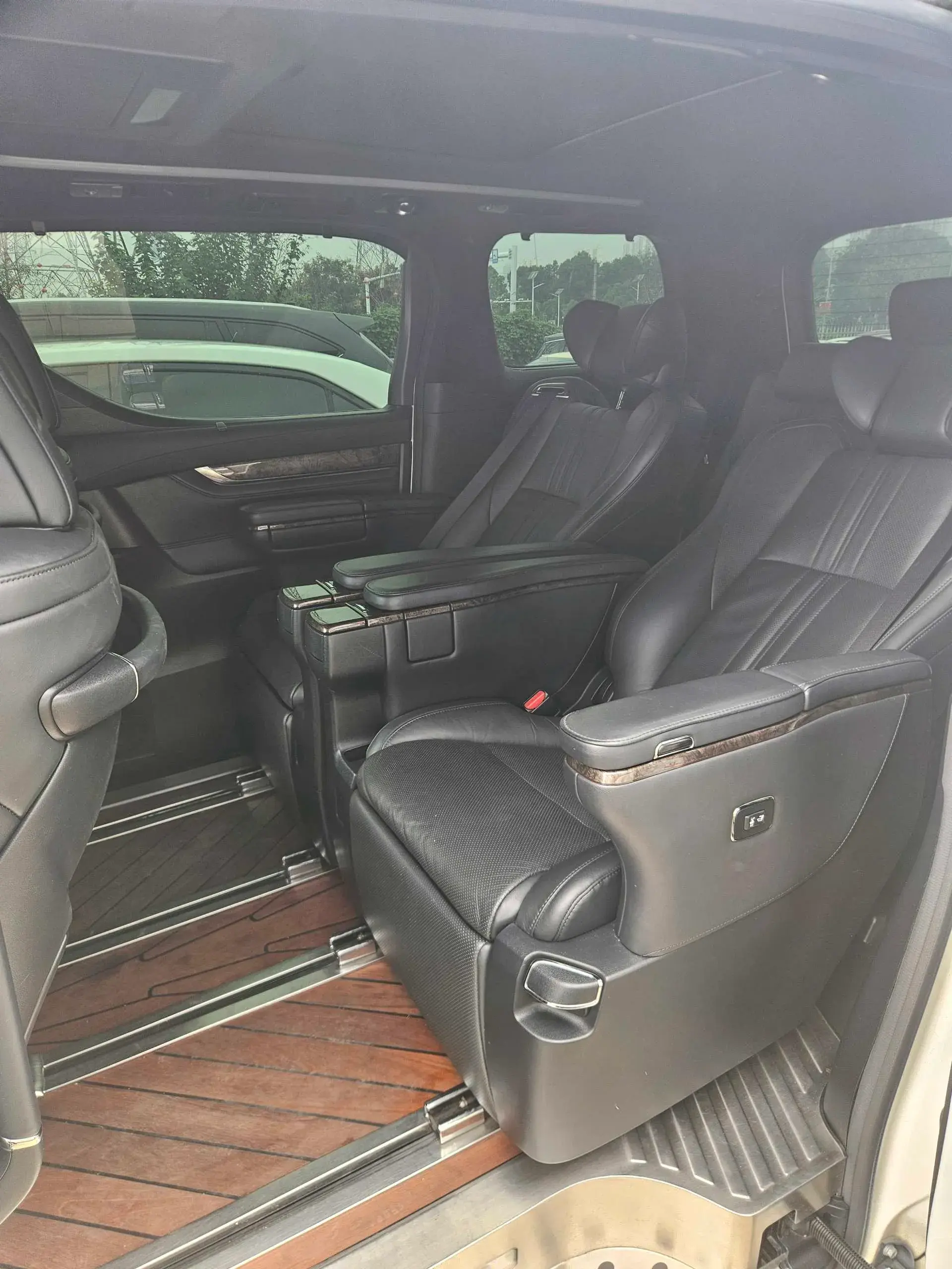 2020 TOYOTA ALPHARD thumbnail 4