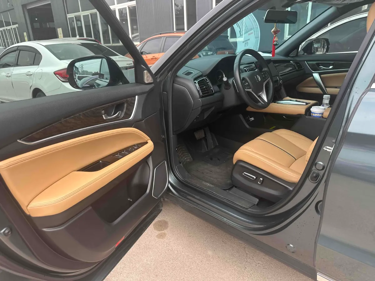 2020 Honda UR-V 2.0T 272HP L4 9AT,autocango,china used car exporter,china ev exporter,chinese used car exporter,chinese used ev exporter