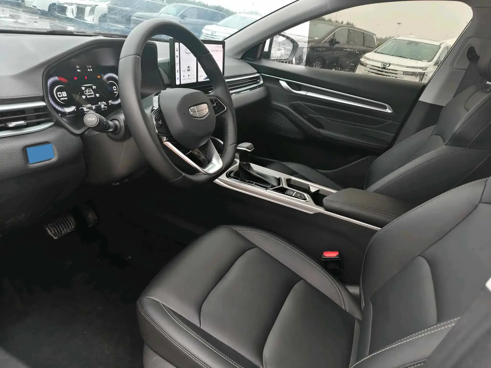 2025 GEELY EMGRAND thumbnail 4