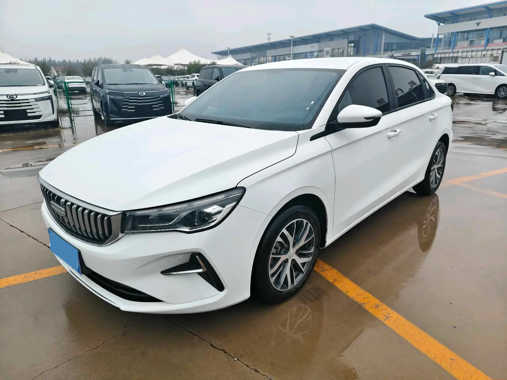 2025 GEELY EMGRAND view 1