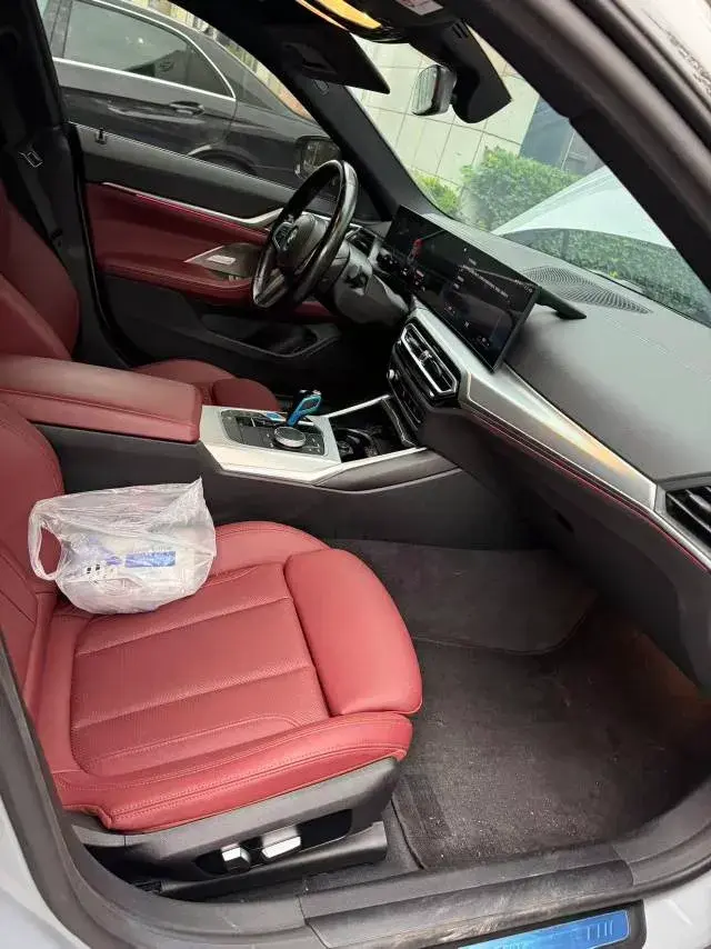 2022 BMW I4 thumbnail 4