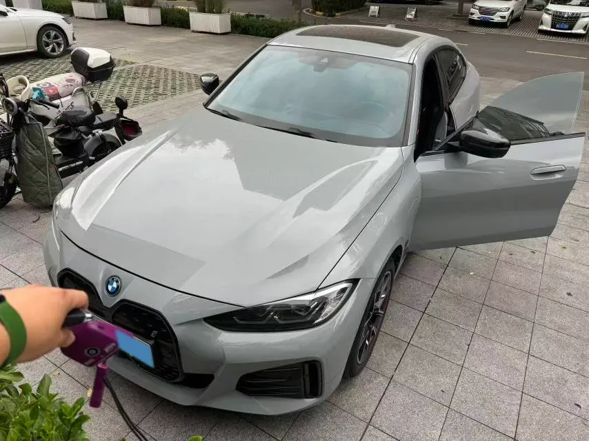 2022 BMW i4 BEV 83.9KWH,autocango,china used car exporter,china ev exporter,chinese used car exporter,chinese used ev exporter