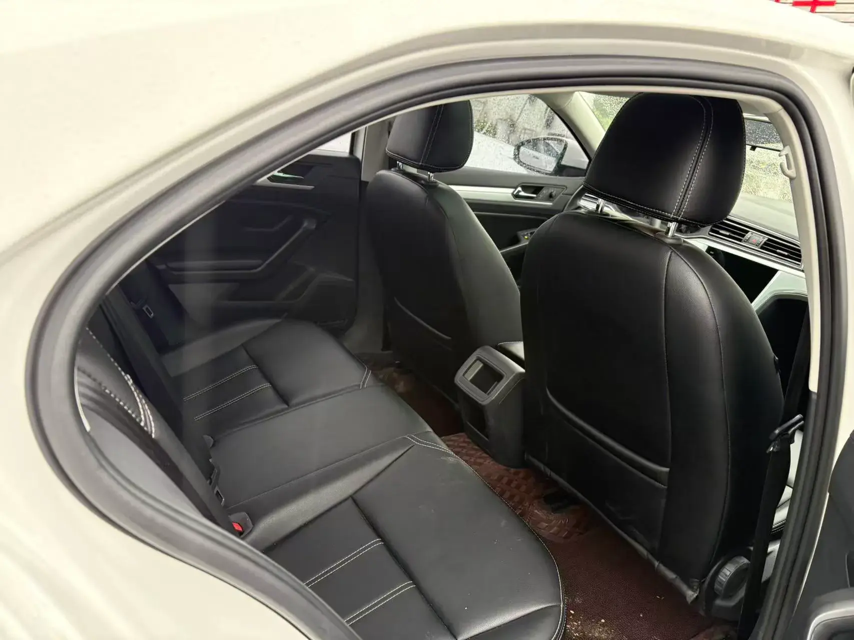 2021 VOLKSWAGEN LAMANDO thumbnail 4