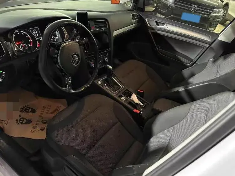 2020 VOLKSWAGEN GOLF thumbnail 3