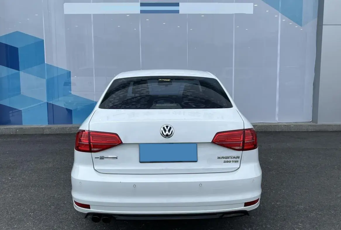 2018 VOLKSWAGEN SAGITAR thumbnail 4