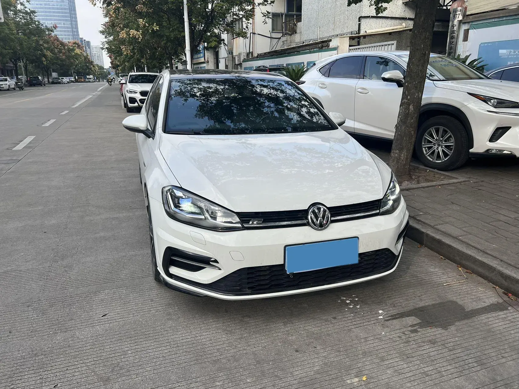 2019 VOLKSWAGEN GOLF thumbnail 4