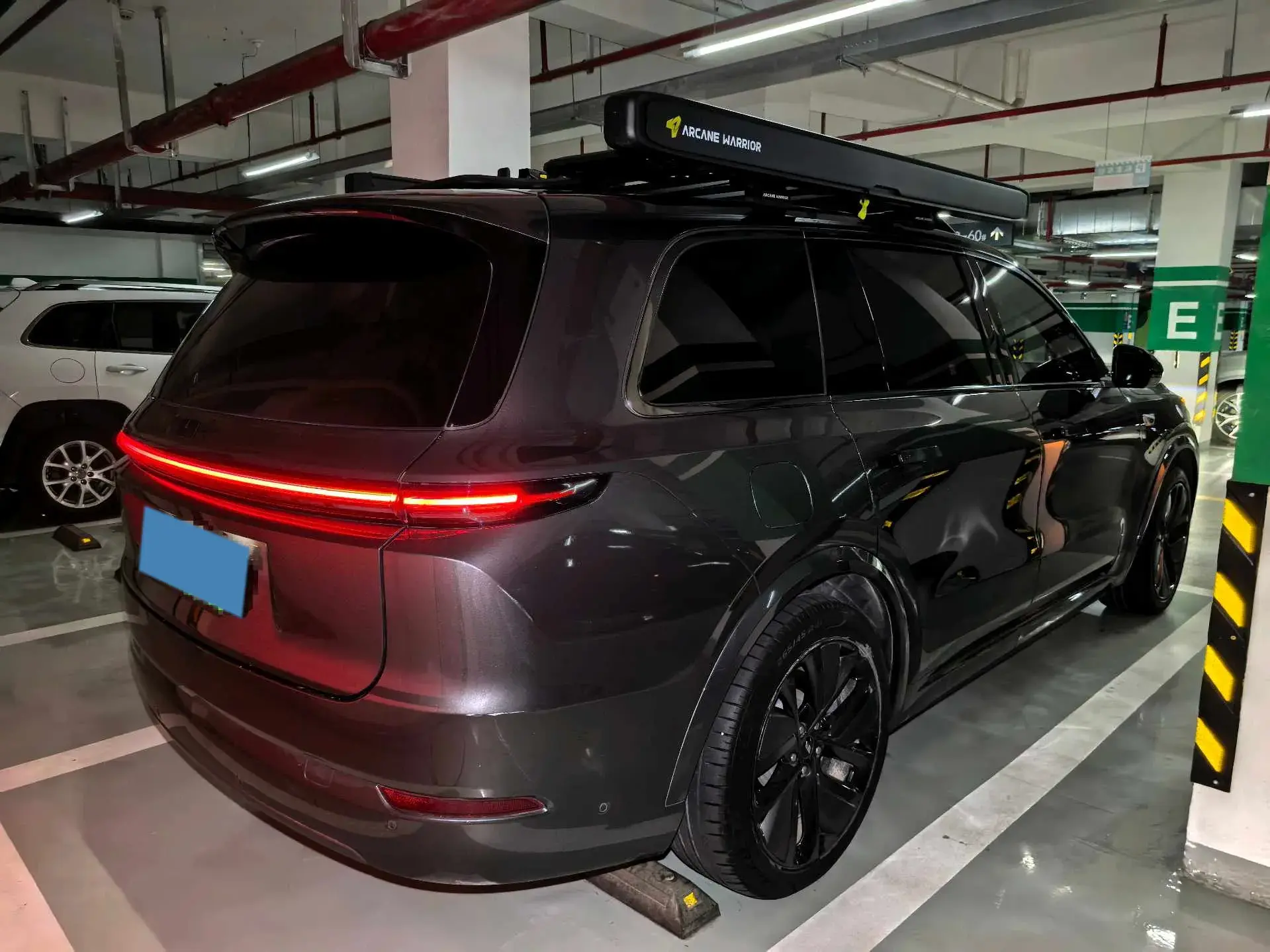 2022 LI L9 thumbnail 4