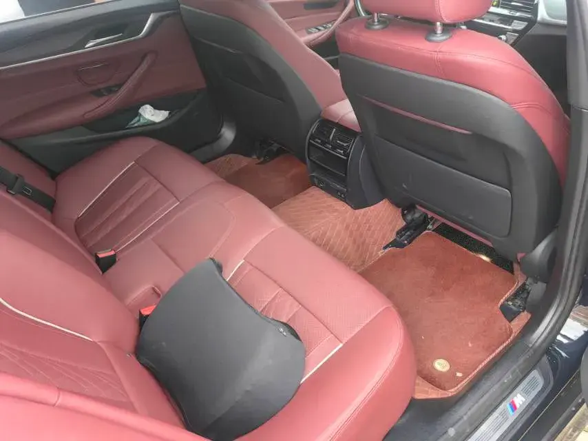 2022 BMW 5 thumbnail 4