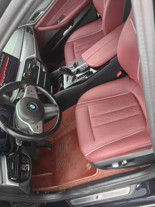 2022 BMW 5 thumbnail 2