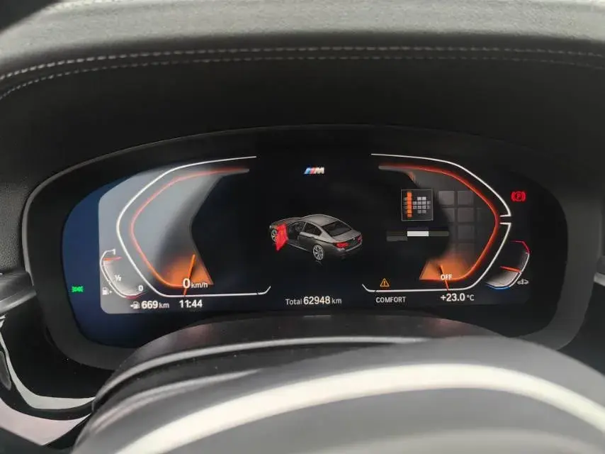 2022 BMW 5 thumbnail 3