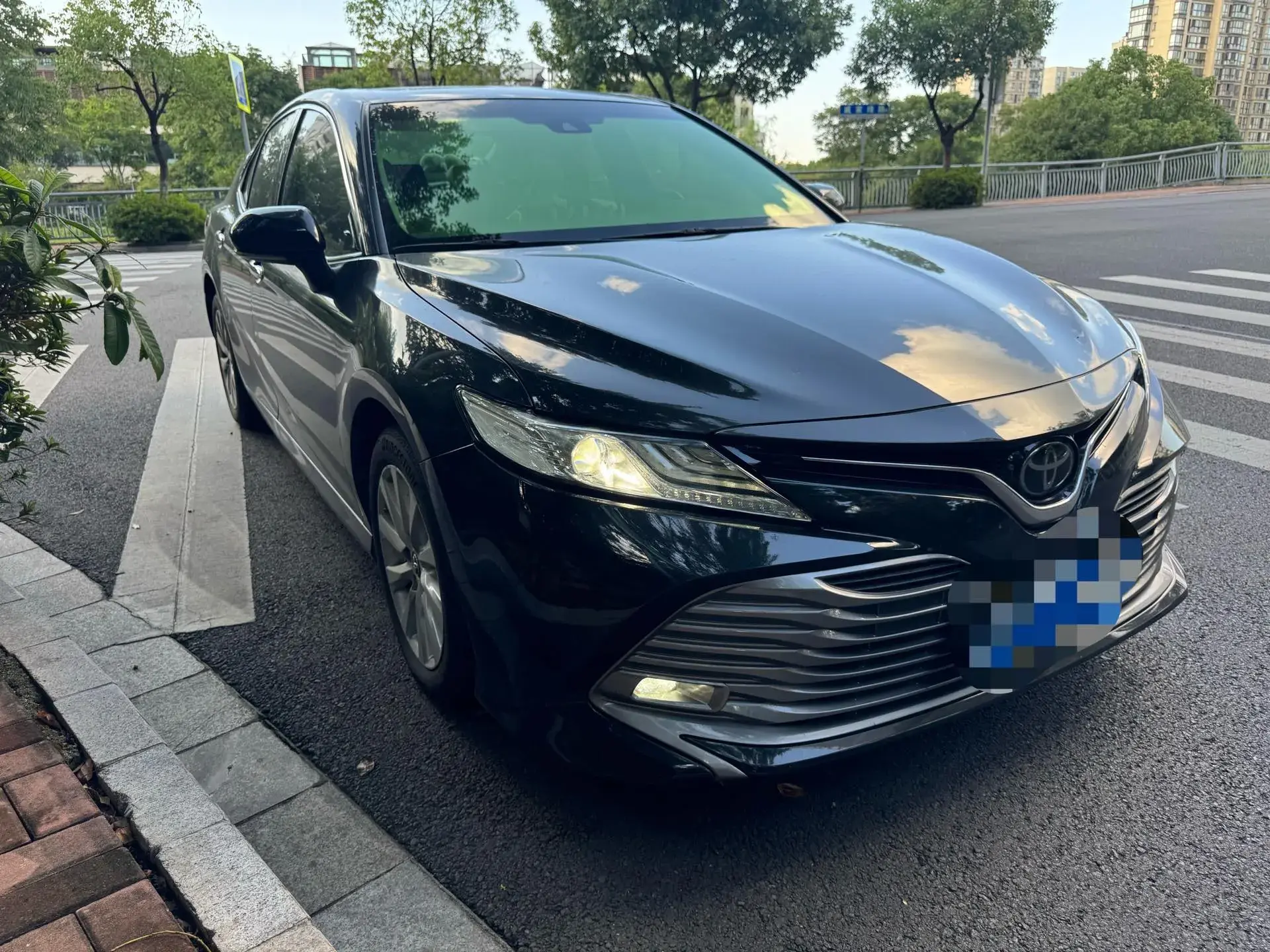 2018 TOYOTA CAMRY thumbnail 3