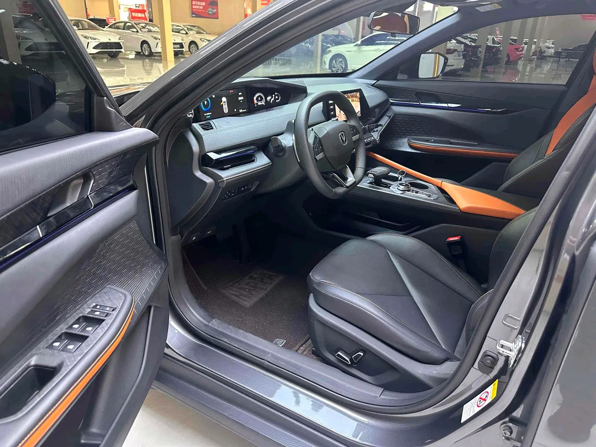 2022 CHANGAN UNI-V thumbnail 3