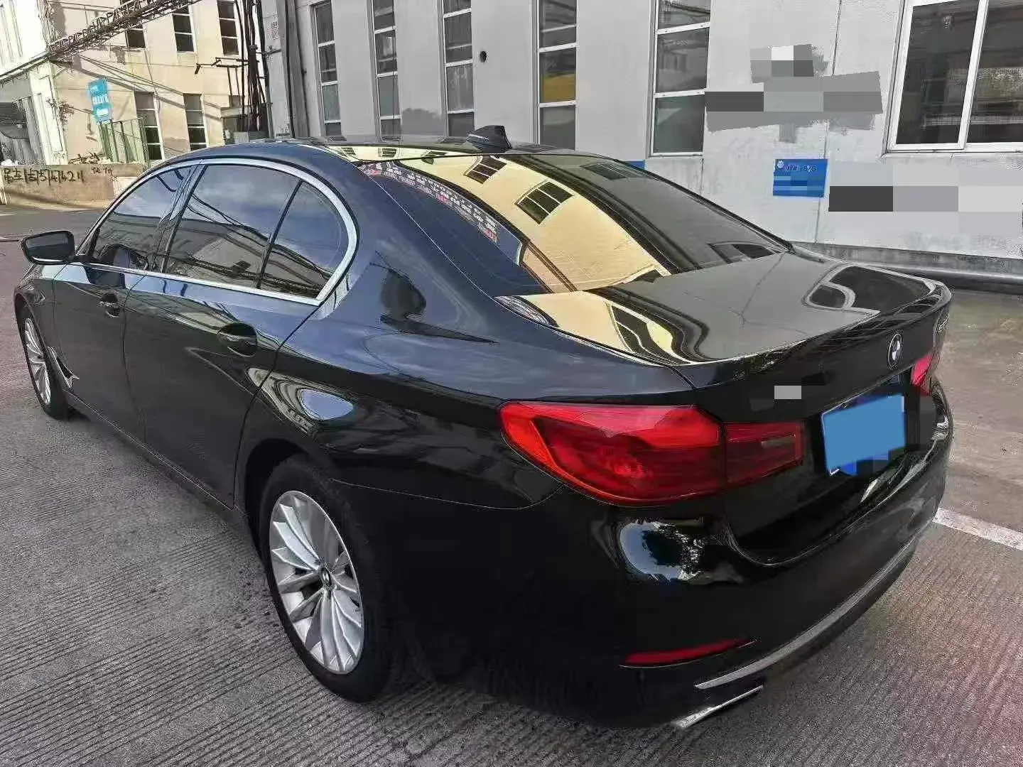 2020 BMW 5 thumbnail 4