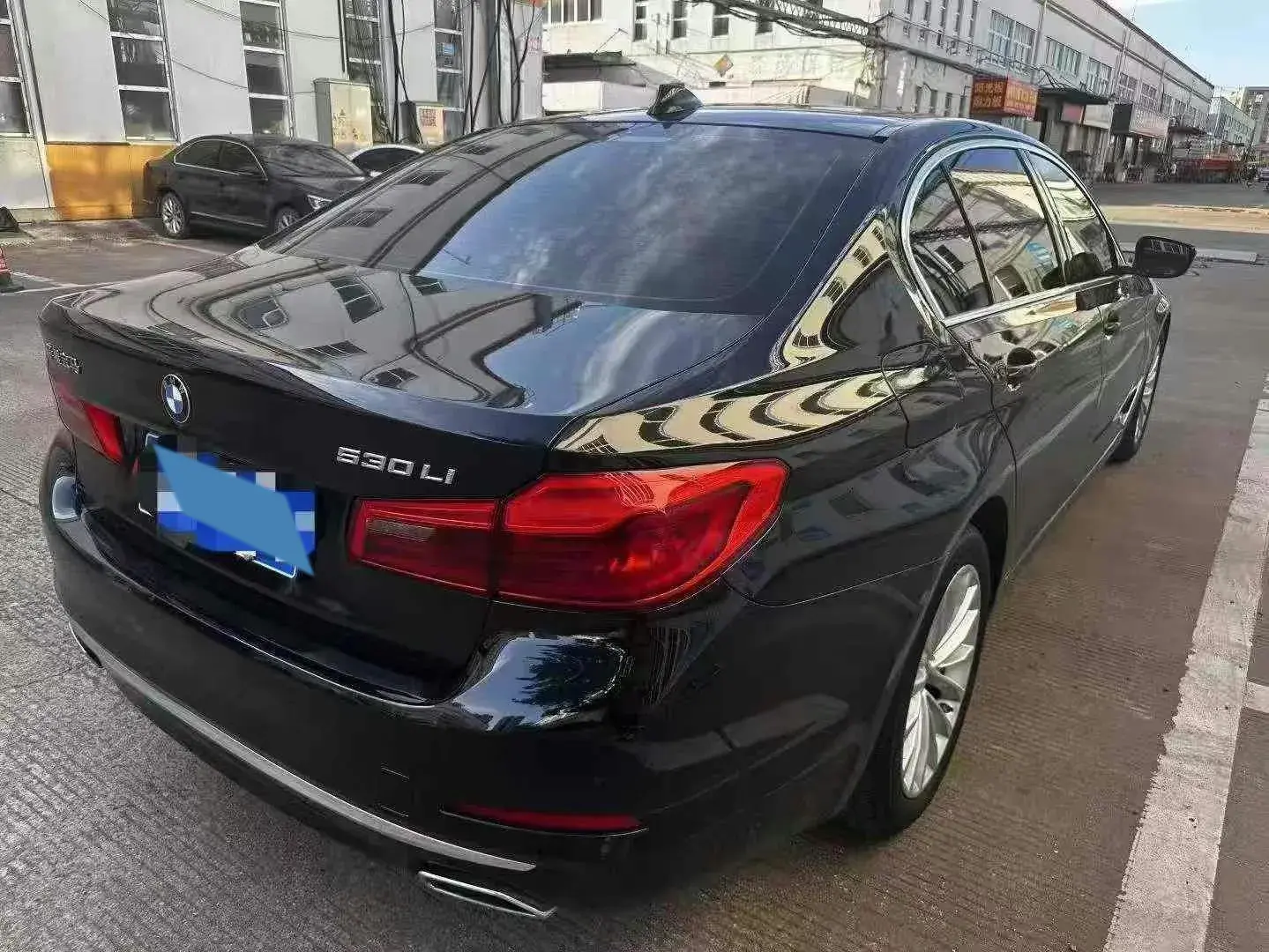 2020 BMW 5 thumbnail 3