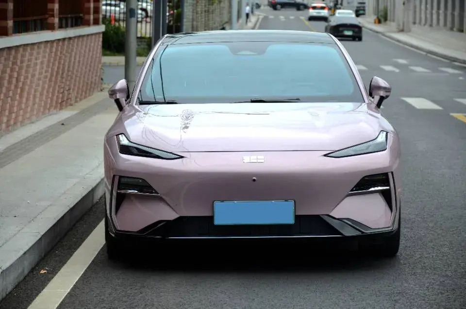 2024 GEELY GALAXY thumbnail 2