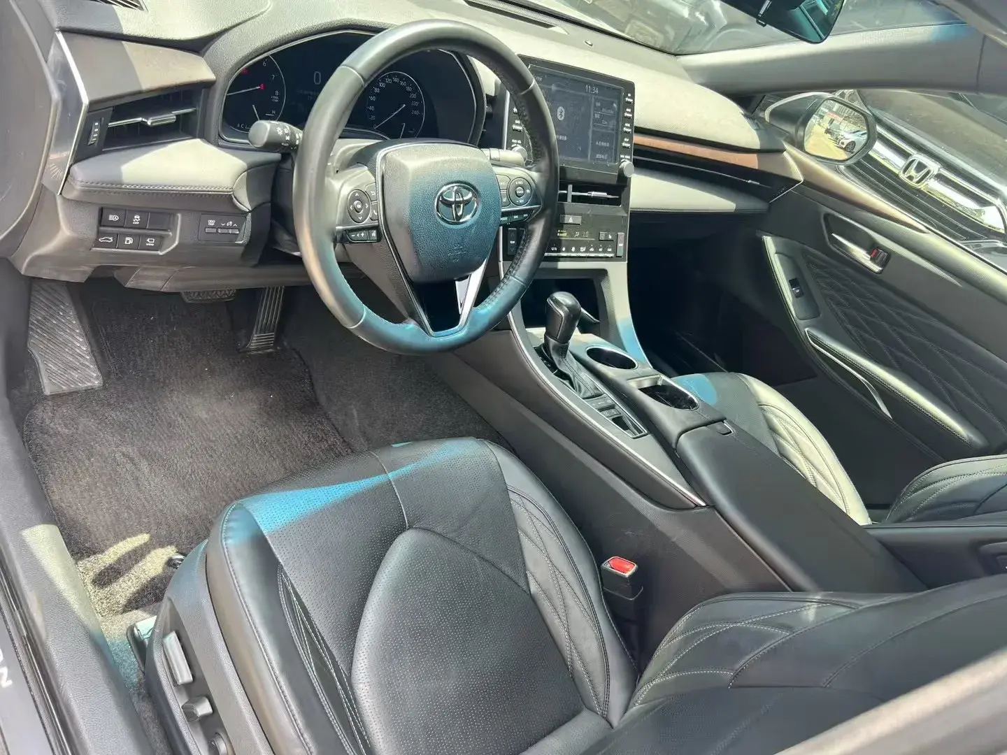 2019 TOYOTA AVALON thumbnail 4