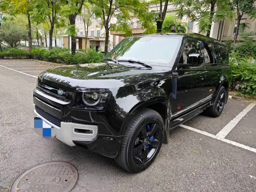 2023 LAND ROVER view 1