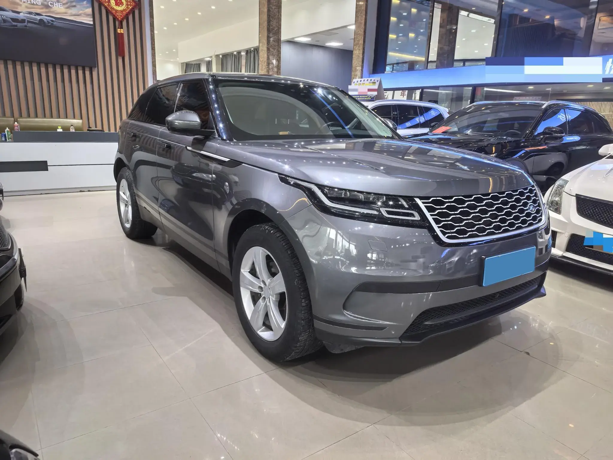 2018 LAND ROVER thumbnail 3