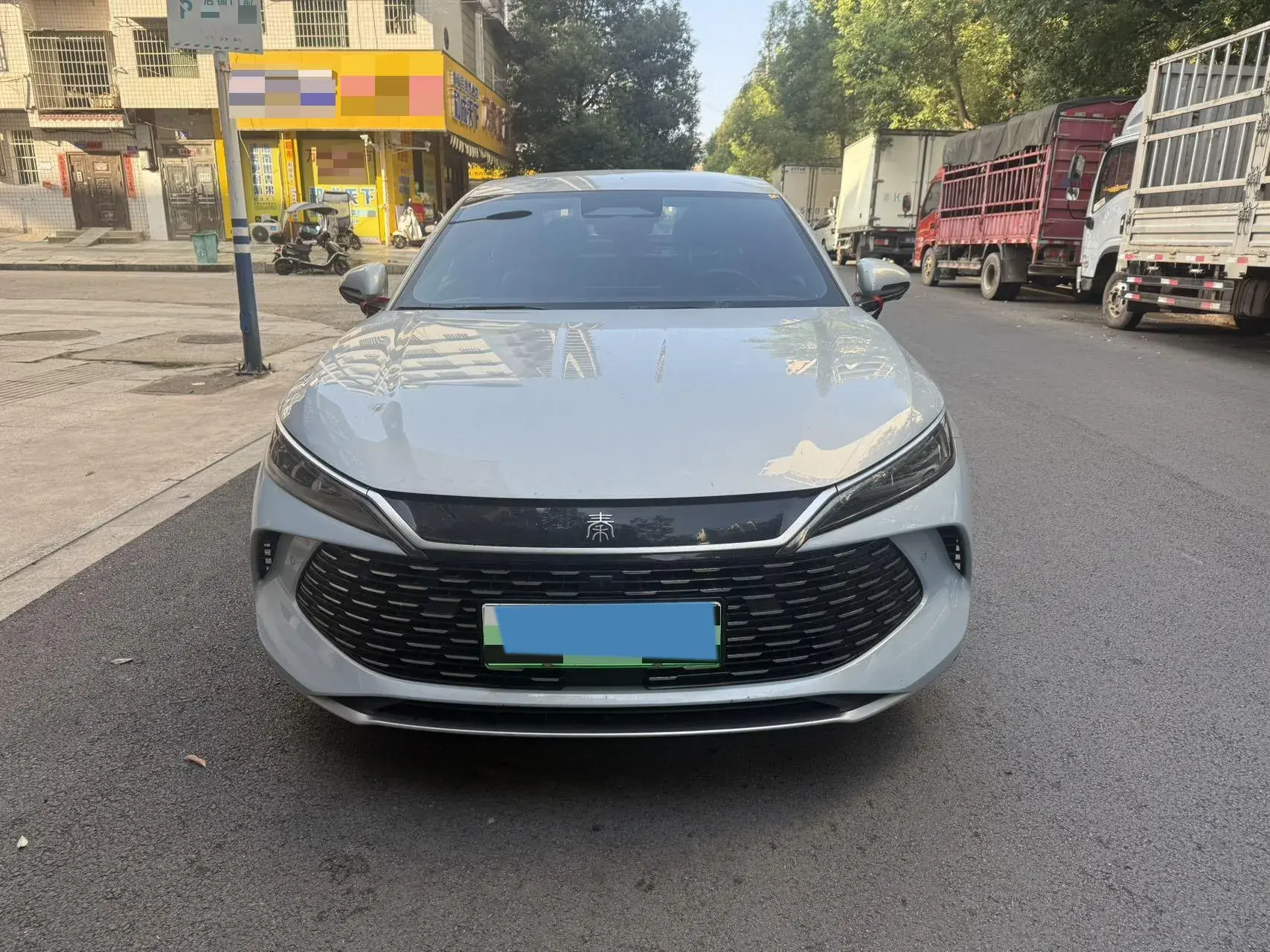 2025 BYD QINL thumbnail 2