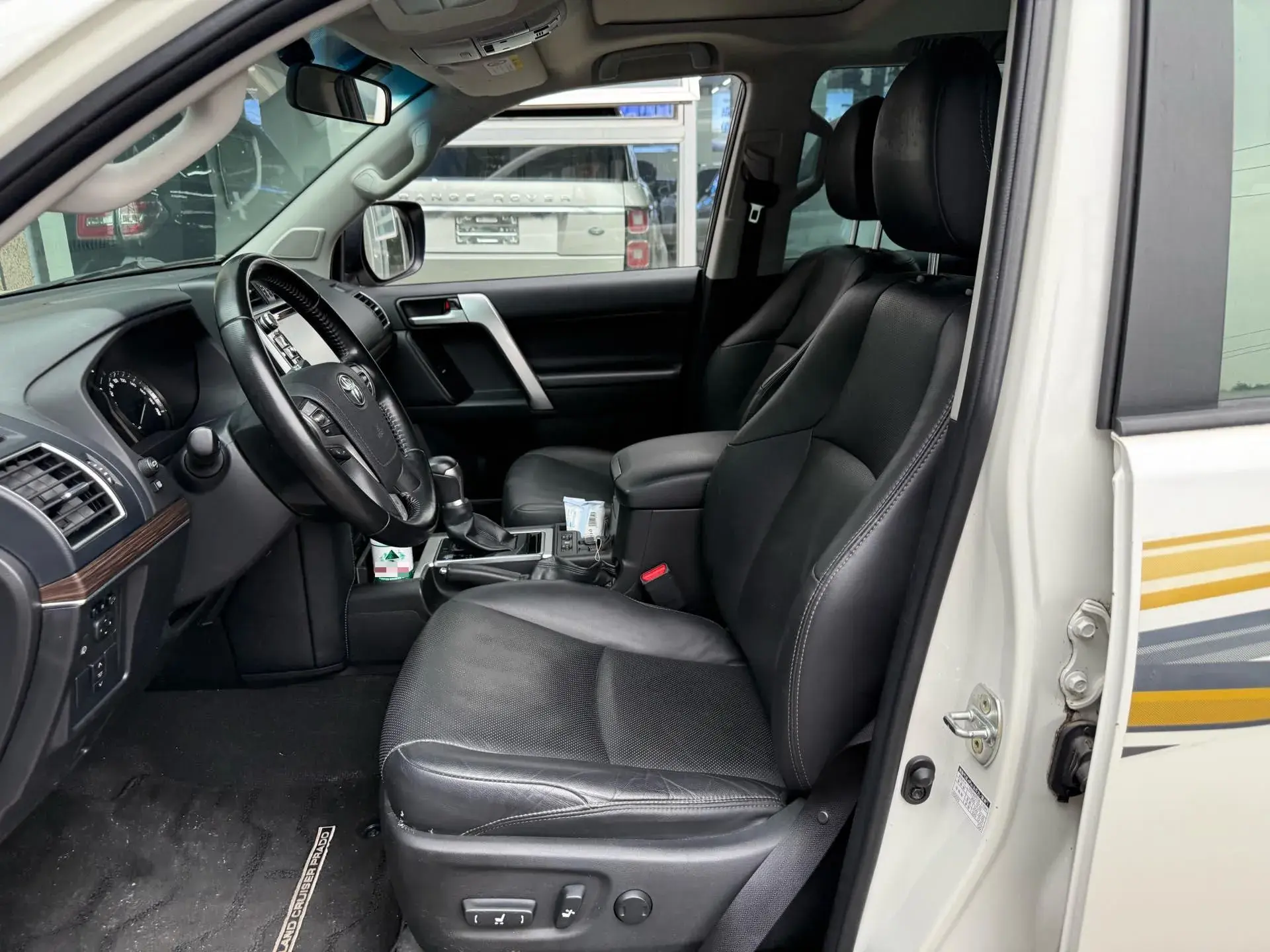 2019 TOYOTA LAND thumbnail 4